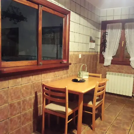 Spacious House With Mountain View In Munain