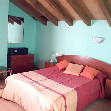 Spacious House With Mountain View In Hébergement de vacances