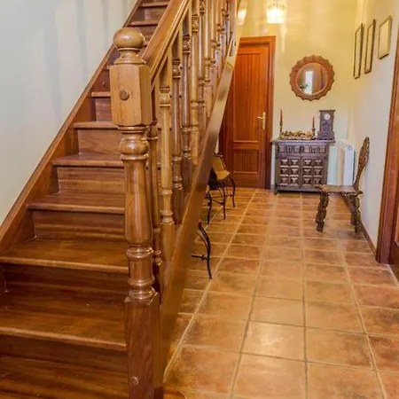 Spacious House With Mountain View In Hébergement de vacances Munain