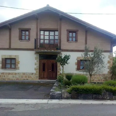 Spacious House With Mountain View In Munain