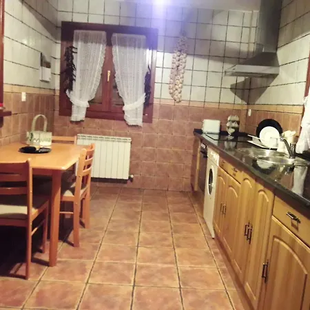Hébergement de vacances Spacious House With Mountain View In *